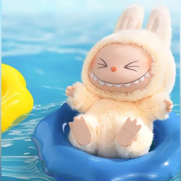 POP MART THE MONSTERS - Have a Seat Vinyl Plush Keychain - Sisi - Picture 2 of 7